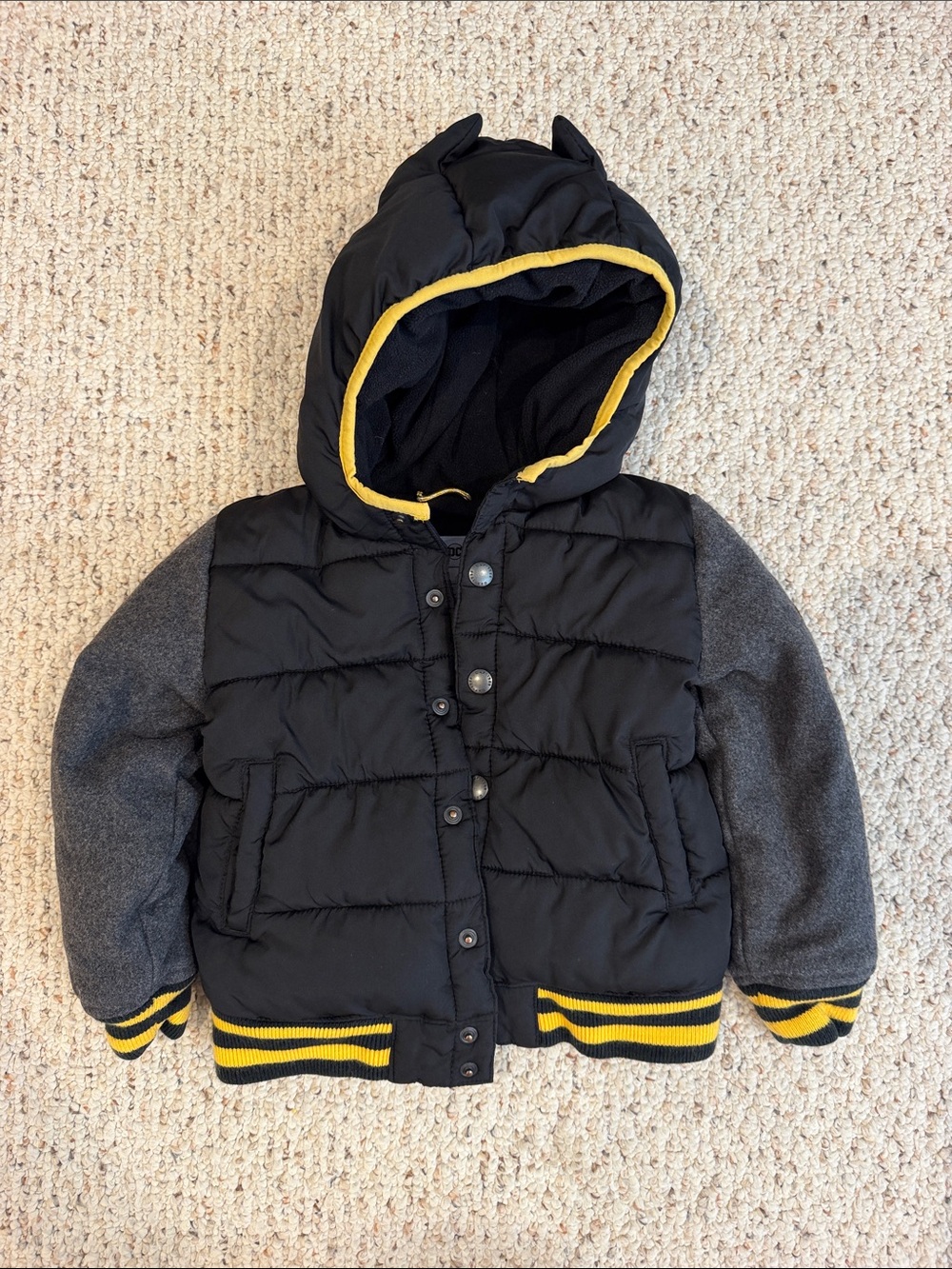 GAP Black Hooded Puffer Jacket with Gray Sleeves and Yellow Trim Size 4 - C17